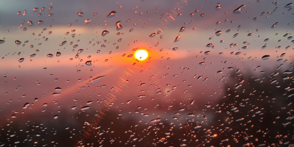 Puesta de Sol con lluvia