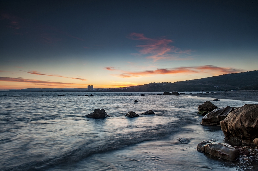 Atardece en el Estrecho
