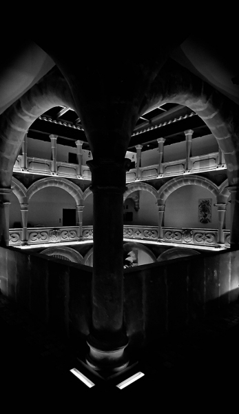 Entre columnas