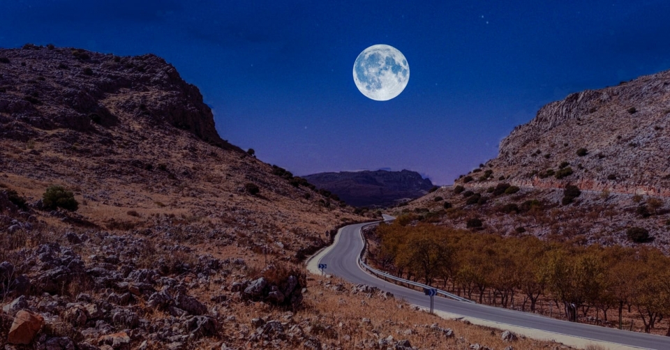 Carretera hacia la luna
