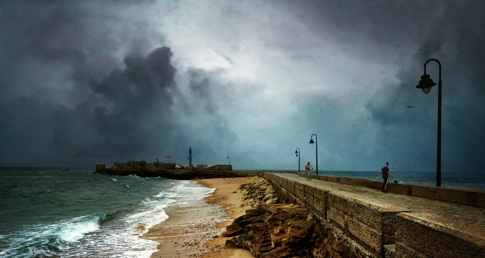 Paseo al Faro de San sebastian, Cádiz